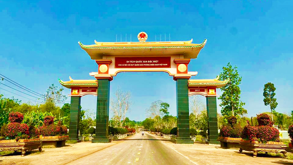 Cổng vào khu di tích