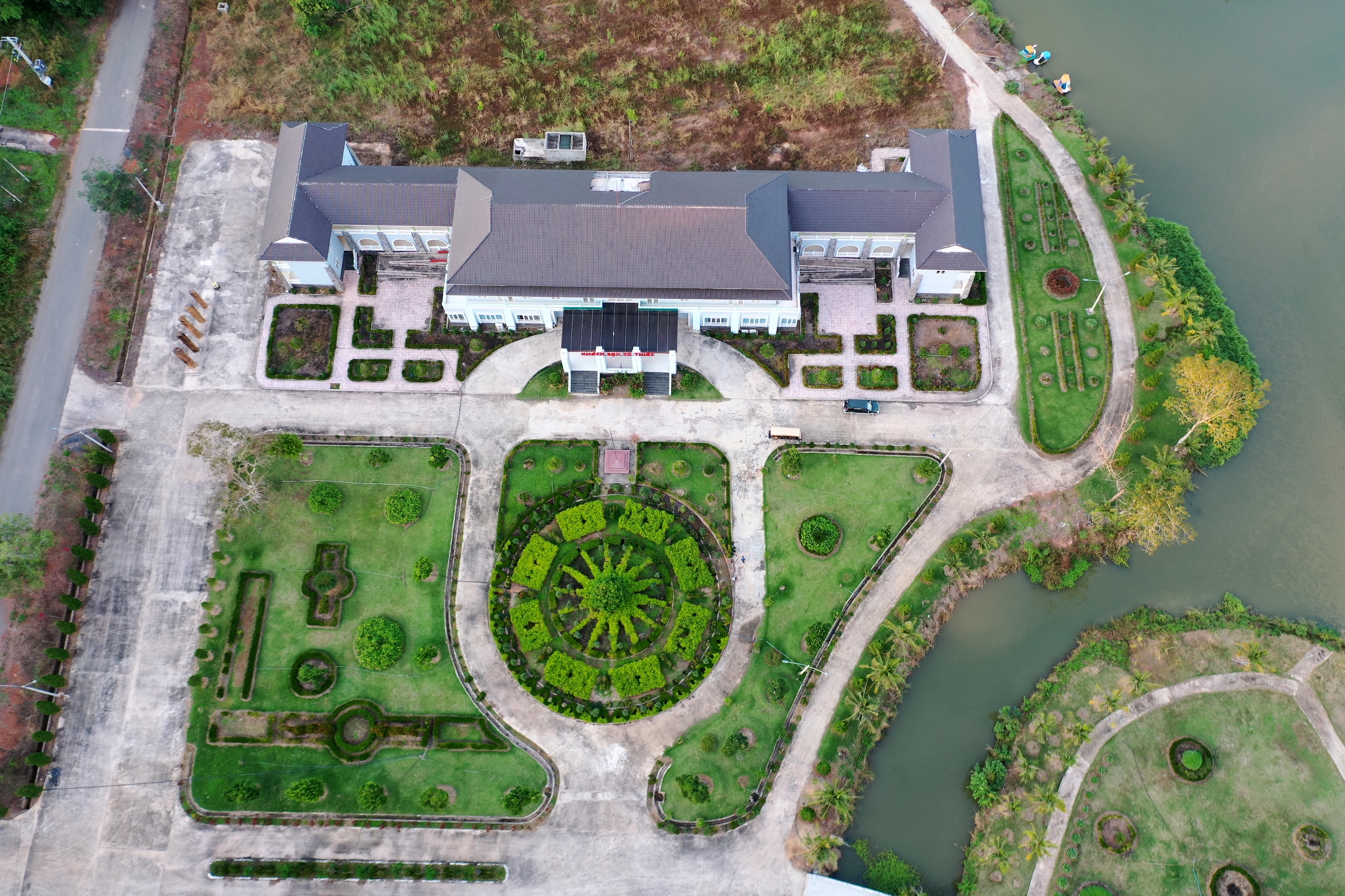 Tổ chức tour về nguồn tháng 6